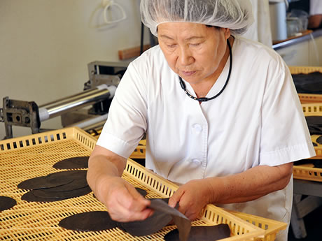 お団子作りの様子